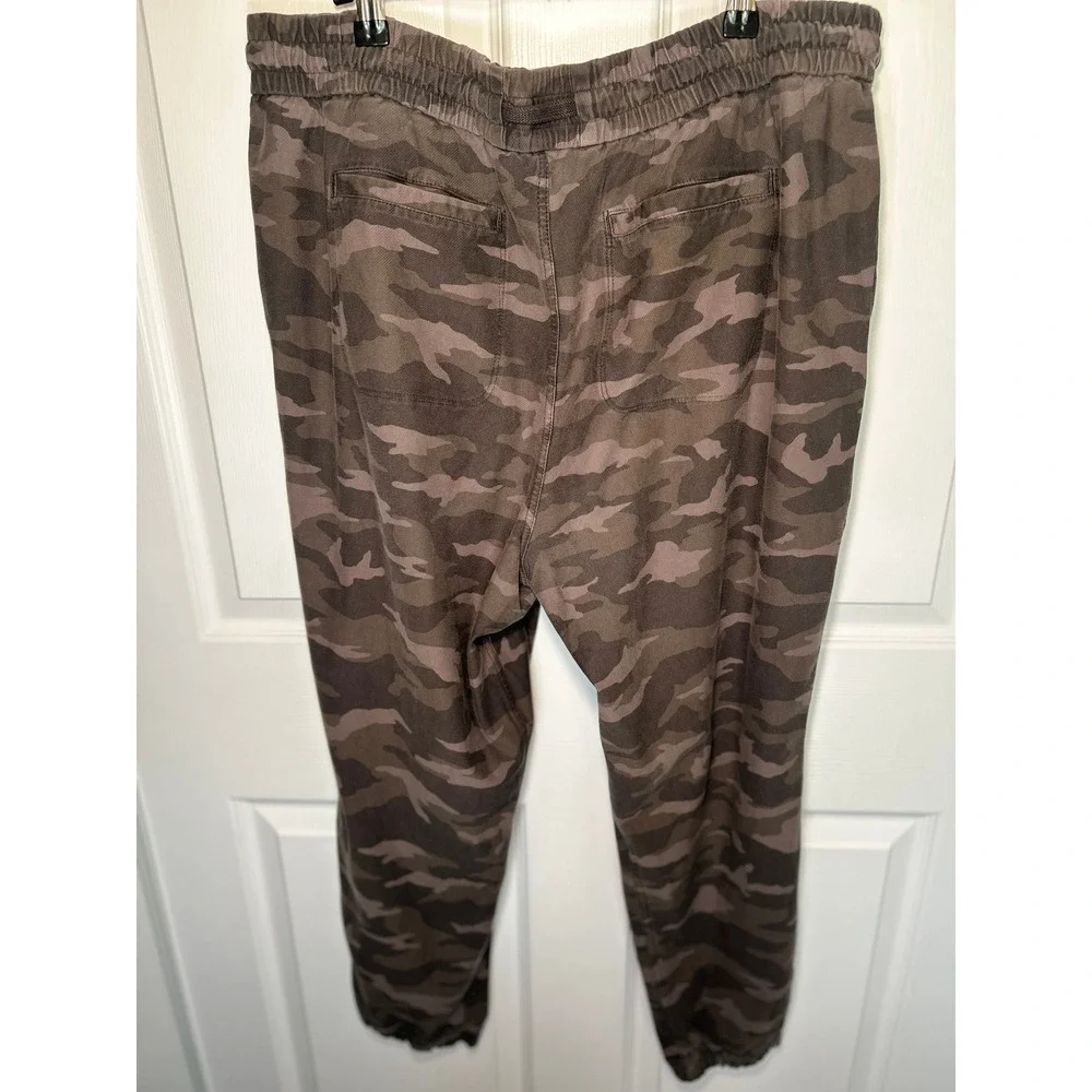 Athleta Camo Farallon Jogger Pants Brown Grey Camouflage‎ Size 18 535275-02